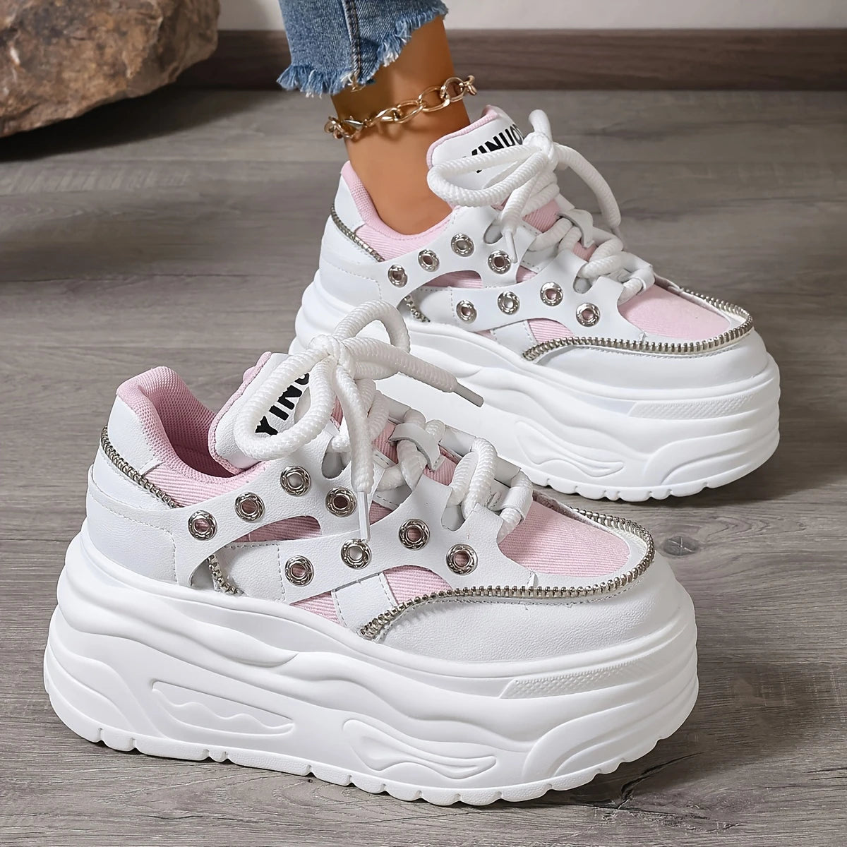 Powerful Steps with 8 cm Heeled Shoes at the Peak of Elegance