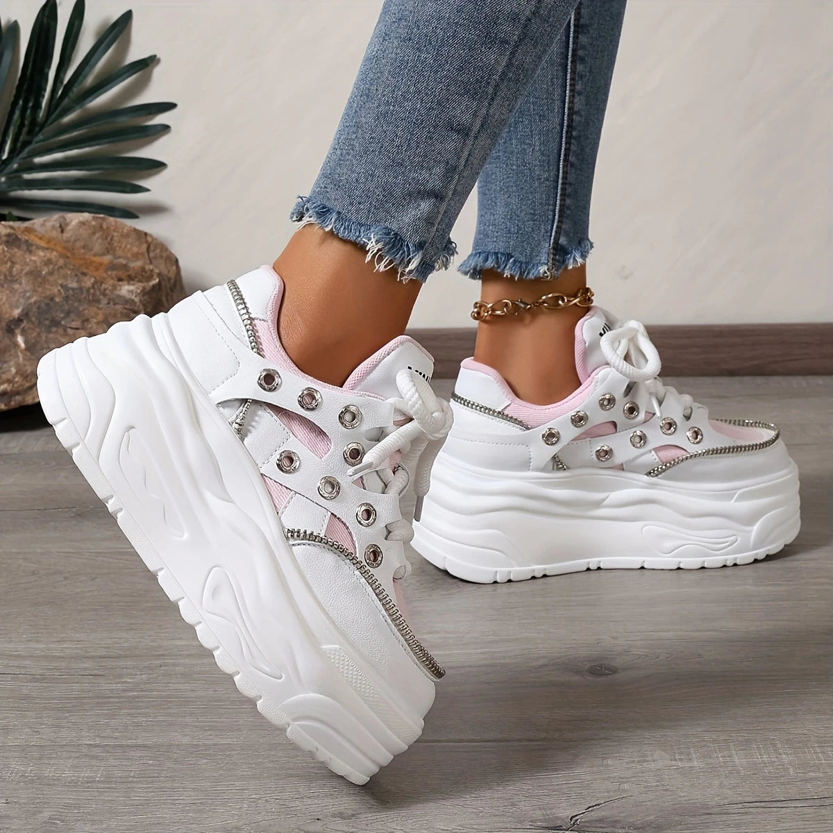 Powerful Steps with 8 cm Heeled Shoes at the Peak of Elegance