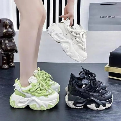 Yeni Moda Platform Sneakers: Şıklık ve Rahatlık Bir Arada!