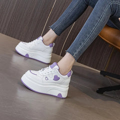 Aşk Dolu Adımlar! 8cm Kalp Detaylı Platform Sneaker Stoklarda