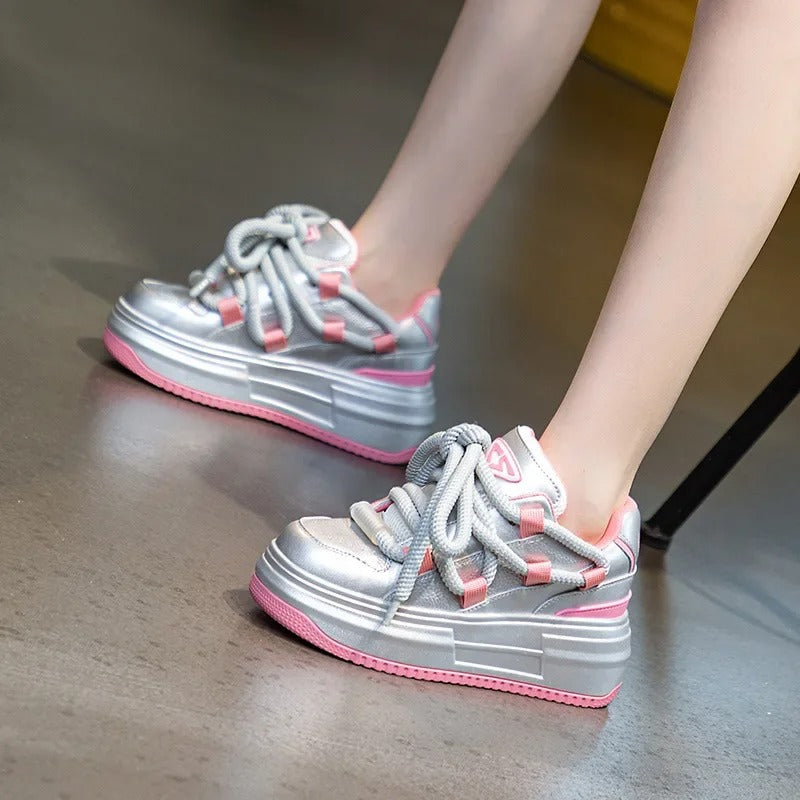 Gözler Üzerinde Olsun! Metalik Detaylı, İddialı Platform Sneaker Geldi