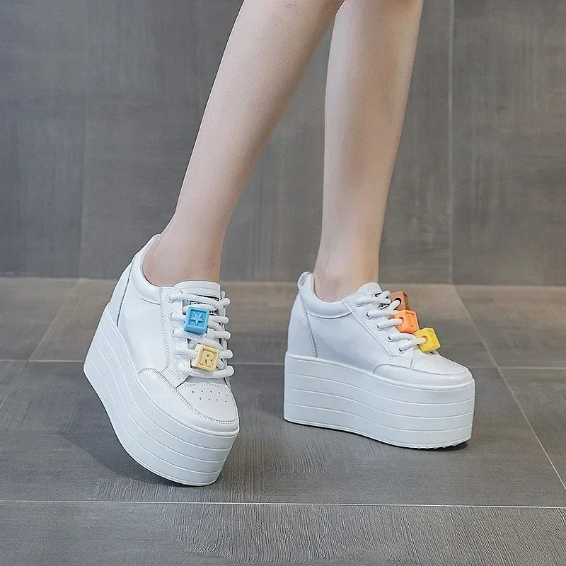 12 cm Platform Spor Ayakkabı – Konfor, Yükseklik ve Şıklık Bir Arada