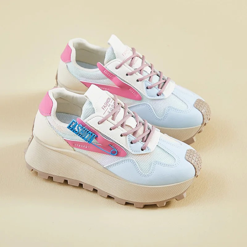 Stilini Zirveye Taşı: Renkli 6 CM Platform Sneaker Modası!