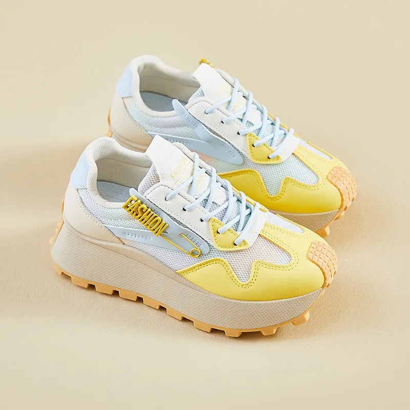 Stilini Zirveye Taşı: Renkli 6 CM Platform Sneaker Modası!