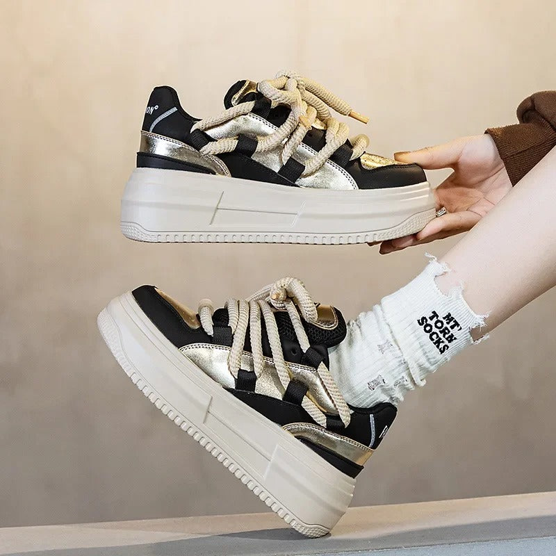Gözler Üzerinde Olsun! Metalik Detaylı, İddialı Platform Sneaker Geldi