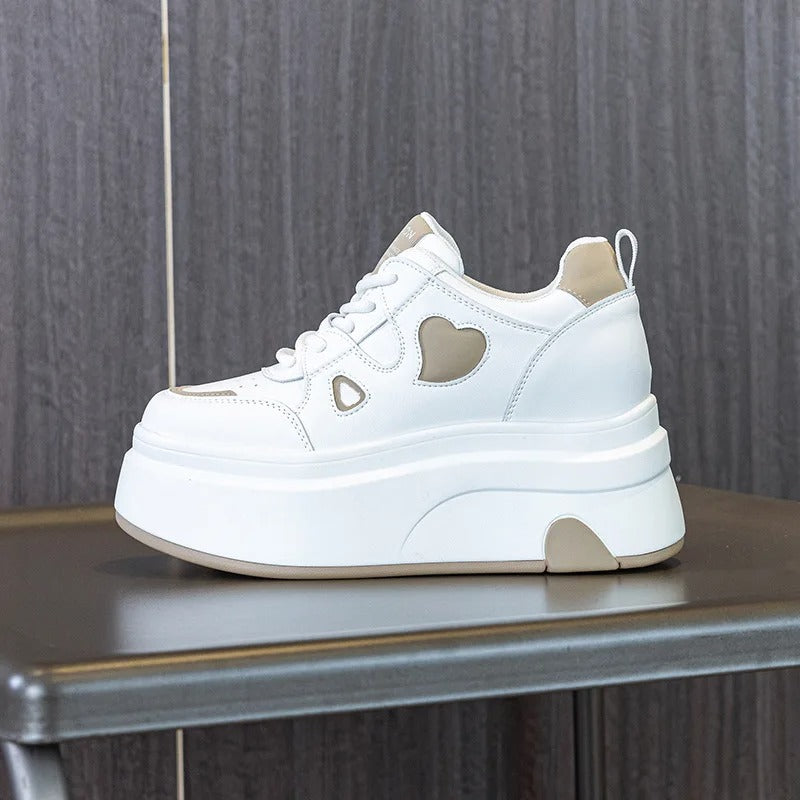 Aşk Dolu Adımlar! 8cm Kalp Detaylı Platform Sneaker Stoklarda