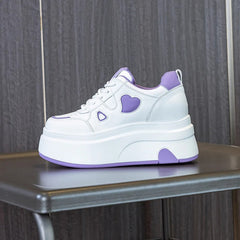 Aşk Dolu Adımlar! 8cm Kalp Detaylı Platform Sneaker Stoklarda